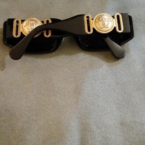 Gianni Versace sunglasses - Picture 2 of 6